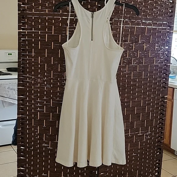 Cute Mini Dress with lace front - Picture 3 of 3